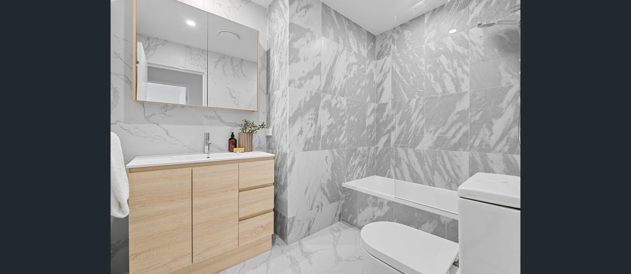 Arana Hills bathroom