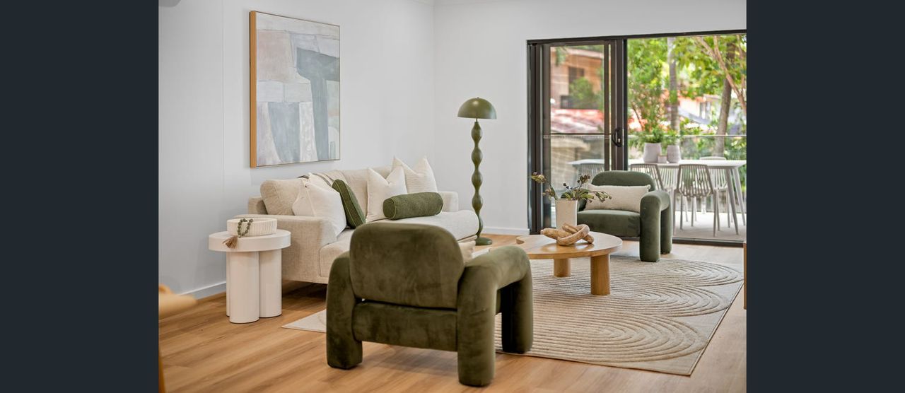 Arana Hills living room